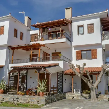Appartement Cosy House Boat In Platanidia With Swimming Pool Vólos