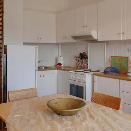 Cosy House Boat In Platanidia With Swimming Pool Appartement *