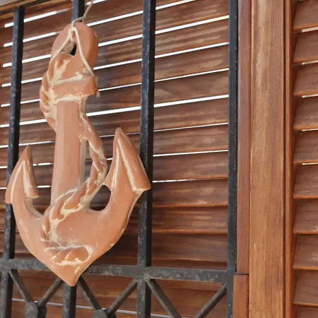 Cosy House Boat In Platanidia With Swimming Pool Appartement Vólos
