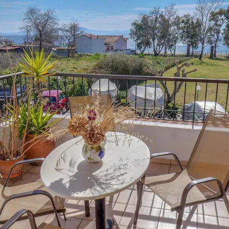 Apartmán Cosy House Boat In Platanidia With Swimming Pool Volos